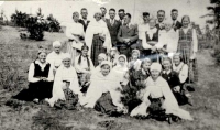 Asūnes baznīcas koris. Fotogrāfs nav zināms