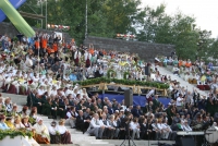 Latgales dziesmu svētku dalībnieki un viesi. Fotogrāfs J. Dunaiskis